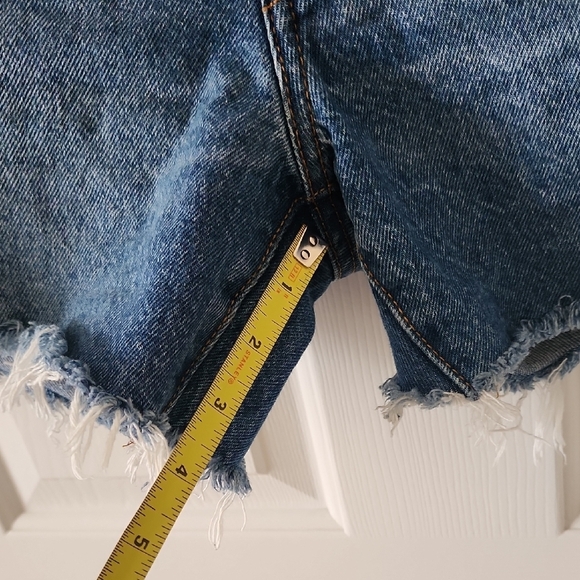 Levi's Classic Blue Jean Shorts - Picture 5 of 8